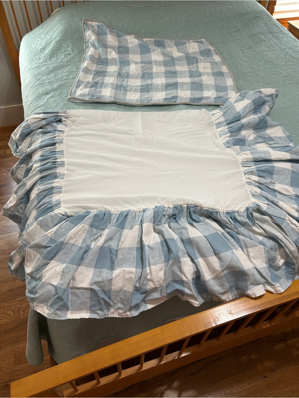 Baby bed dust ruffle and matching blanket set. Blue/White Buffalo check